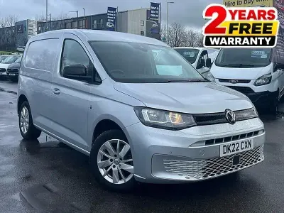 Usado VW Caddy Pro 102 HP (75 kW) 2022 Prateado Monovolume