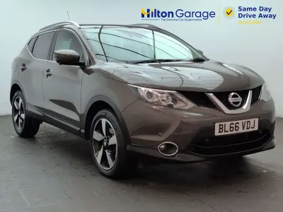Used Nissan Qashqai N-Connecta 115 HP (84 kW) 2017 Bronze SUV