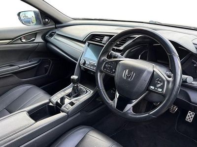 Używany Honda Civic EX 120 KM (88 kW) 2019 Czarny Hatchback