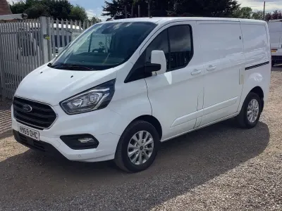 Used Ford Transit Custom Limited 130 HP (95 kW) 2019 White Van