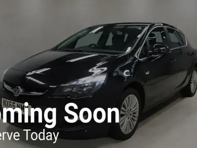 Used Vauxhall Astra Excite 115 HP (84 kW) 2015 Black Hatchback
