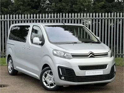 Używany Citroën Spacetourer Feel 2018 Srebrny Minivan