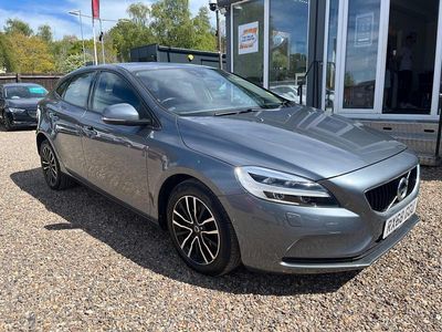 Begagnad Volvo V40 Momentum 122 HK (89 kW) 2018 Grå Halvkombi