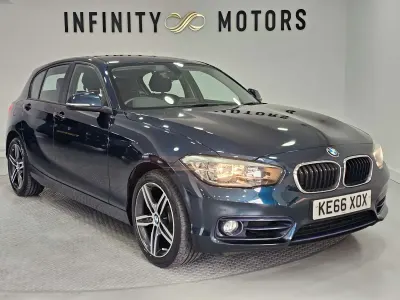 Begagnad BMW 118 Sport Line 2017 Blå Halvkombi