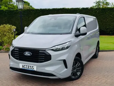 Usado Ford Transit Custom Limited 170 CV (125 kW) 2025 Gris Van