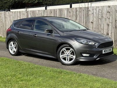 Used Ford Focus Zetec 120 HP (88 kW) 2015 Grey Hatchback