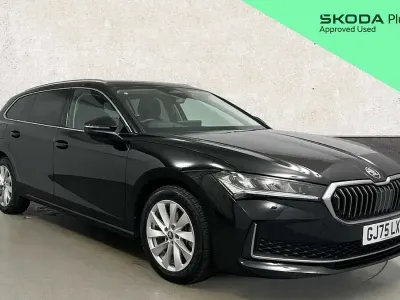 Used Skoda Superb SE Technology 150 HP (110 kW) 2025 Black Estate