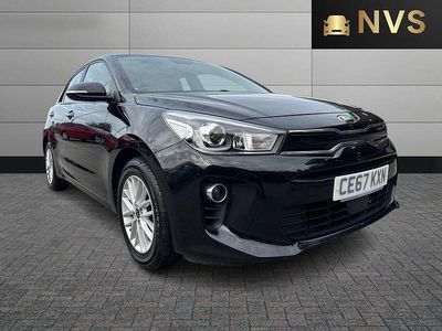 Begagnad Kia Rio 99 HK (72 kW) 2017 Svart Halvkombi
