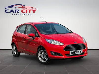Used Ford Fiesta Zetec 82 HP (60 kW) 2013 Red Hatchback