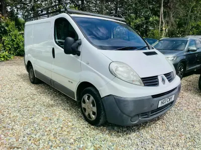Used Renault Trafic 115 HP (84 kW) 2011 White MPV