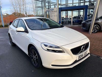 White Used 2016 Volvo V40 Momentum Hatchback | £8,371 (Fair price)