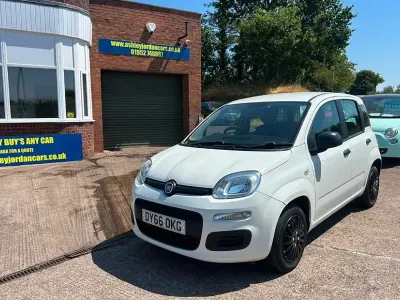 Used Fiat Panda Pop 69 HP (50 kW) 2016 White Hatchback