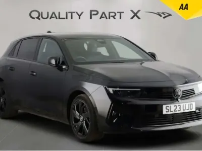 Usado Vauxhall Astra S 130 CV (95 kW) 2023 Negro Utilitario
