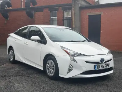 Used Toyota Prius Active 2016 White Hatchback