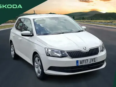 Begagnad Skoda Fabia SE 73 HK (53 kW) 2017 Vit Halvkombi