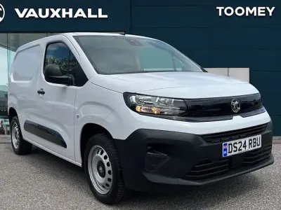 Used Vauxhall Combo S 102 HP (75 kW) 2024 White MPV