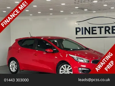 Used Kia Ceed 98 HP (72 kW) 2016 Red Hatchback