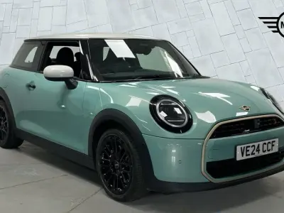 Używany Mini Cooper S Hatch 201 KM (147 kW) 2024 Zielony Hatchback