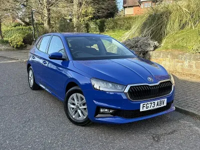 Usado Skoda Fabia Comfort 110 CV (80 kW) 2023 Azul Utilitario
