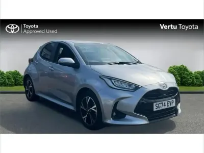 Used Toyota Yaris Design 113 HP (83 kW) 2024 Silver Hatchback