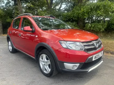Used Dacia Sandero Lauréate 90 HP (66 kW) 2015 Red Hatchback