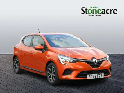 Używany Renault Clio V Iconic 138 KM (101 kW) 2022 Pomarańczowy Hatchback