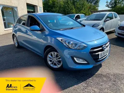 Used Hyundai i30 SE 108 HP (79 kW) 2015 Ice blue metallic Hatchback
