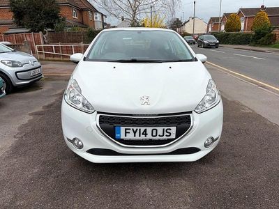 Used Peugeot 208 Active 82 HP (60 kW) 2014 White Hatchback
