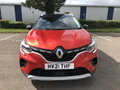 Used Renault Captur Iconic 128 HP (94 kW) 2021 Red/black SUV