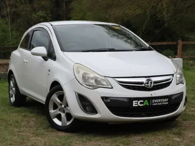 Second-hand Vauxhall Corsa 2011 Alb Hatchback