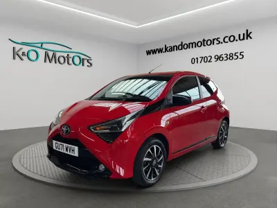 Używany Toyota Aygo Trend 72 KM (52 kW) 2021 Czerwony Hatchback
