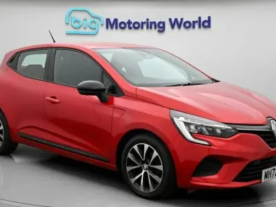 Used Renault Clio Evolution 90 HP (66 kW) 2023 Red Hatchback