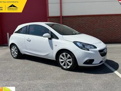 Used Vauxhall Corsa 75 HP (55 kW) 2017 White Hatchback