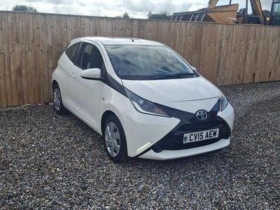 White Used 2015 Toyota Aygo X-play Hatchback | £4,295 (Fair price)