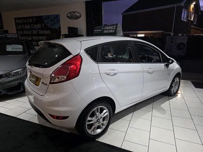 White Used 2015 Ford Fiesta Zetec Hatchback | £5,295 (Fair price)
