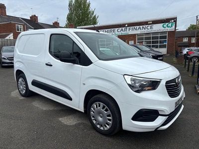 Begagnad Vauxhall Combo Sportive 2020 Vit Minibuss