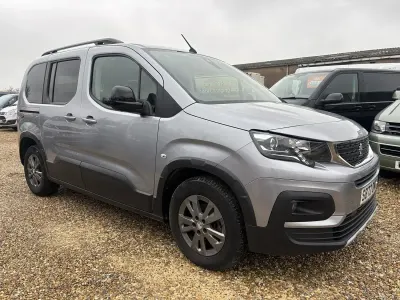 Usado Peugeot Rifter Allure 2023 Cinzento Monovolume