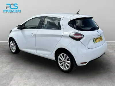Used Renault Zoe Version S 100 kW (136 HP) 2022 Glacier white Hatchback