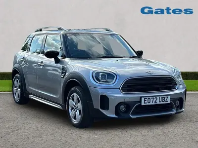 Begagnad Mini Cooper Classic 2022 Silver Halvkombi
