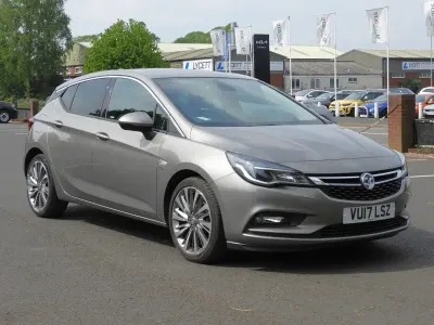 Begagnad Vauxhall Astra Elite 147 HK (108 kW) 2017 Grå Halvkombi