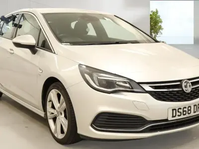 Used Vauxhall Astra SRi 150 HP (110 kW) 2018 Silver Hatchback
