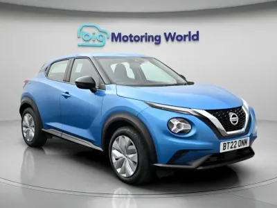 Używany Nissan Juke Acenta 114 KM (83 kW) 2022 Niebieski SUV