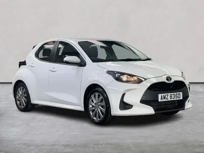 Used Toyota Yaris Hybrid 116 HP (85 kW) 2023 White Hatchback