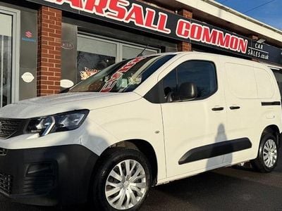 Used Peugeot Partner 102 HP (75 kW) 2021 White MPV