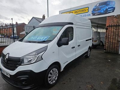 White Used 2017 Renault Trafic Business MPV | £7,990 (Expensive)