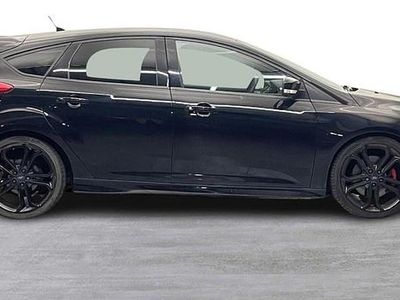 Shadow black Used 2016 Ford Focus ST Hatchback | £11,975 (Fair price)