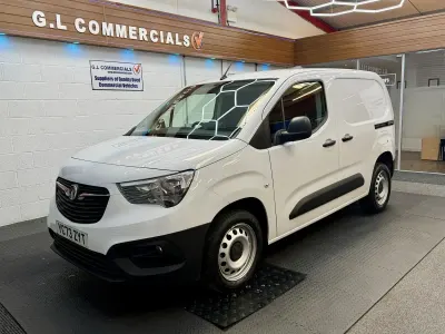 Used Vauxhall Combo S 100 HP (73 kW) 2023 White MPV