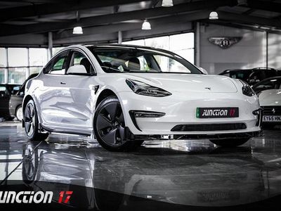 White Used 2021 Tesla Model 3 Long Range AWD Sedan | £17,000 (Fair price)