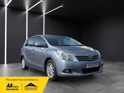 Used Toyota Verso 132 HP (97 kW) 2011 Blue MPV