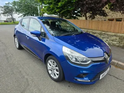 Used Renault Clio Dynamique 2017 Blue Hatchback